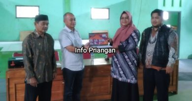 Asep Rahmat Dukung Posyandu Pusakanagara Lewat Bantuan Digital