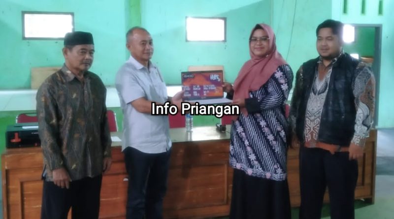 Asep Rahmat Dukung Posyandu Pusakanagara Lewat Bantuan Digital